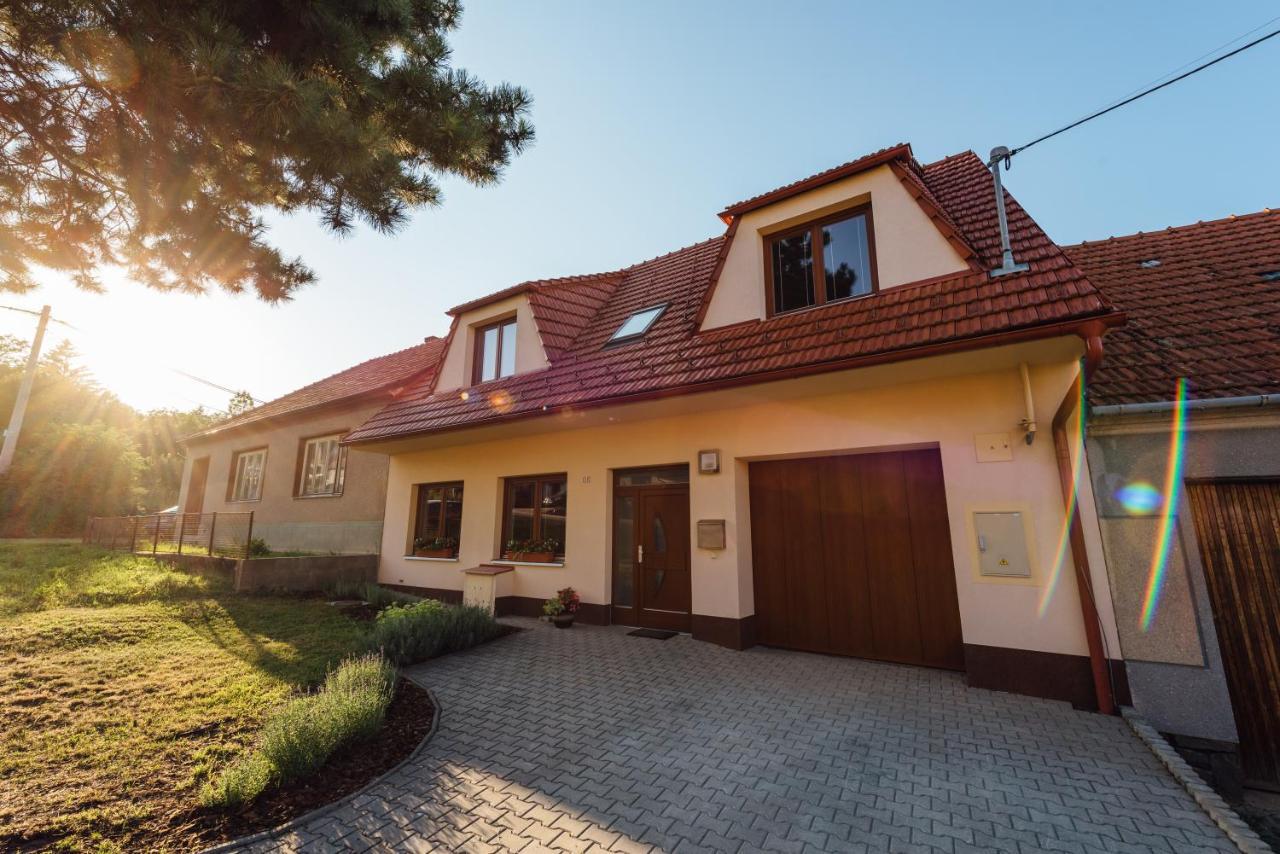 Apartman Pod Borovici Kovalovice Bagian luar foto