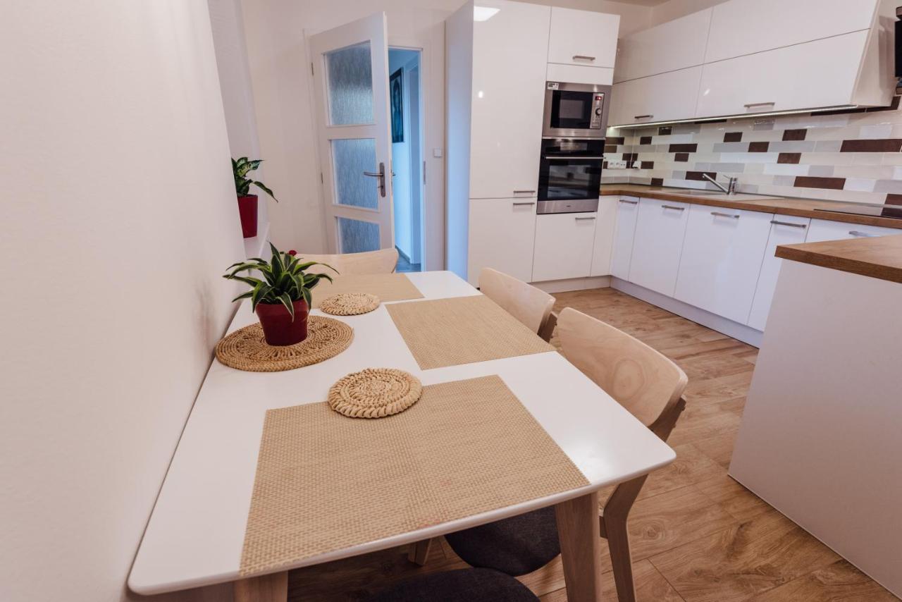 Apartman Pod Borovici Kovalovice Bagian luar foto